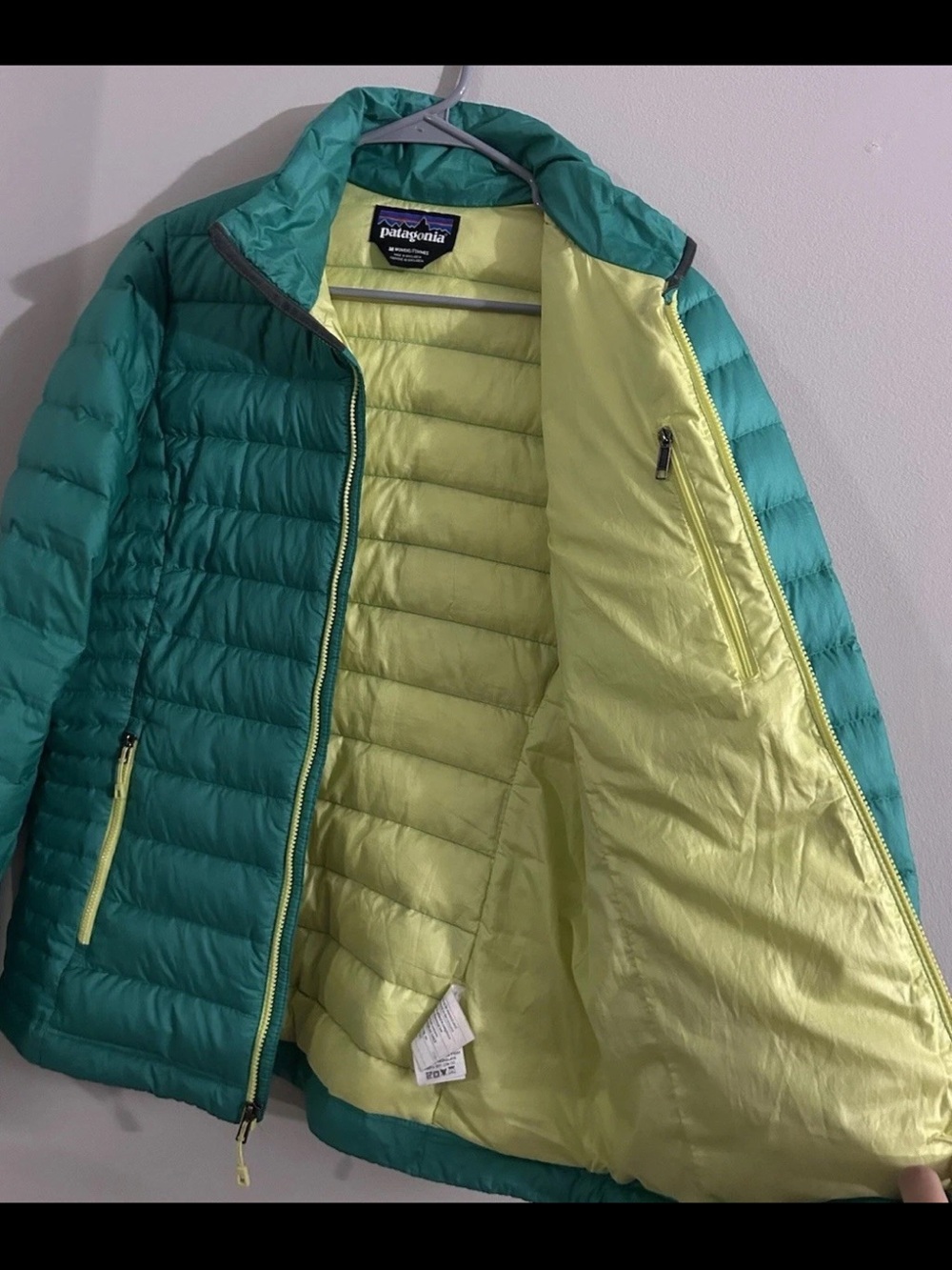 Patagonia Women’s Medium Goose Down Full Zip Puffer Sweater Jacket Emerald Green - Picture 8 of 12